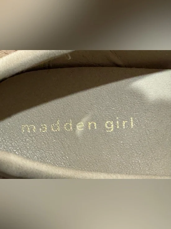 Madden Girl Beige Loafer 9 - Picture 12 of 14